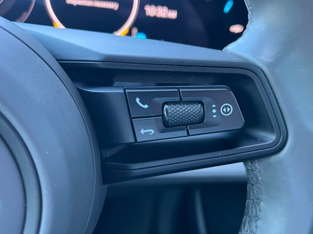 2022 Porsche Taycan 4S Cross Turismo 93kWh €61,995 thumbnail