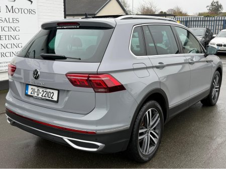 2021 Volkswagen Tiguan - thumbnail 4