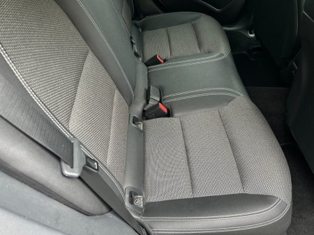 2018 Mercedes-Benz 180 - thumbnail 9