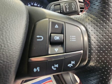 2019 Ford Focus - thumbnail 9