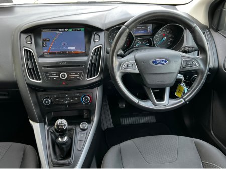 2016 Ford Focus - thumbnail 13