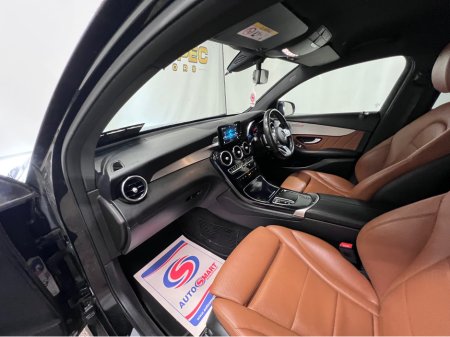 2020 Mercedes-Benz GL Class 200 D COUPE 5DR AUTO €38,900 thumbnail