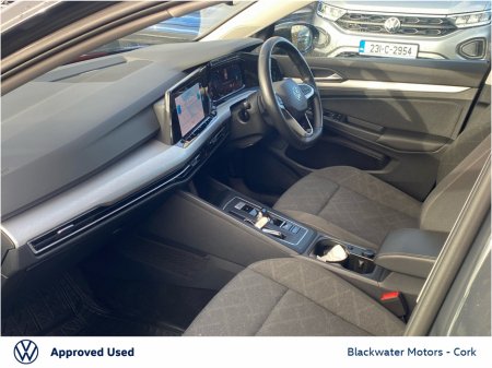 2024 Volkswagen Golf 1.5TSI 5DR LIFE HYBRID AUTOMATIC €31,995 thumbnail