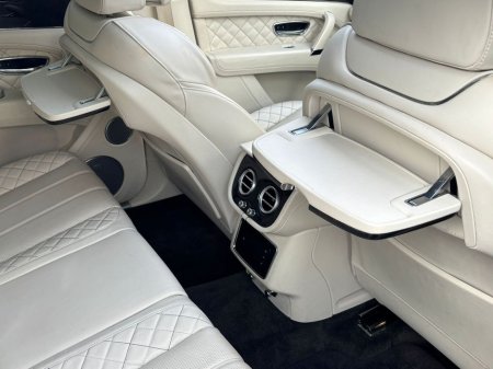 2016 Bentley Bentayga - thumbnail 32