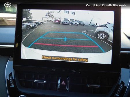 2024 Toyota Corolla Hybrid Luna Sport HB €32,950 thumbnail