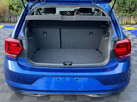 2018 Volkswagen Polo COMFORTLINE 1.0 TSI // APPLE CARPLAY/ANDROID AUTO // DUAL ZONE CLIMATE CONTROL // DIAMOND CUT ALLOYS €15,450 thumbnail