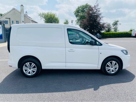 2022 Volkswagen Caddy CARGO BUS TDI 102HP MANUAL 6SPEED FWD 5DR €17,882