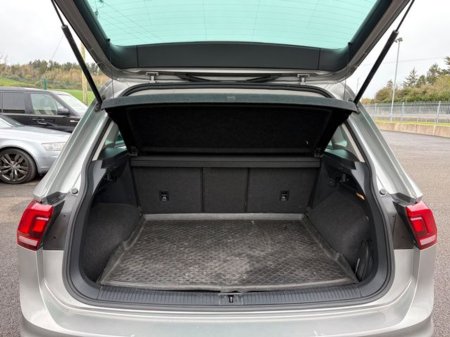 2017 Volkswagen Tiguan - thumbnail 42