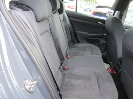 2021 Volkswagen Golf - thumbnail 8