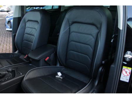 2019 Volkswagen Tiguan 2.0TDI 150BHP R-LINE EDITION 4 MOTION  AUTOMATIC // 1 OWNER CAR WITH ONLY 124,000KMS // BUY WITH CONFODENCE AA AND SIMI APPROVED DEALER 2026 // FINANCE ARRANGED // ALL TRADE INS WELCOME // €25,950 thumbnail