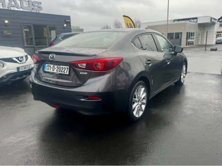 2017 Mazda Mazda3 2.2 D 150PS PLATINUM 4DR €8,950 thumbnail
