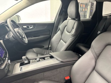 2022 Volvo XC60 - thumbnail 26