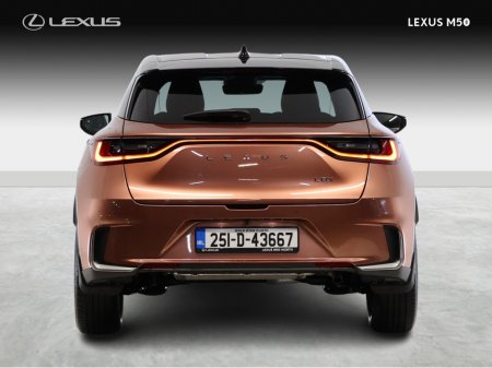 2025 Lexus LBX Emotion €42,650 thumbnail