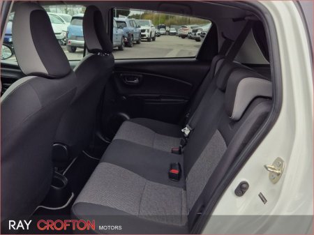 2019 Toyota Yaris - thumbnail 7