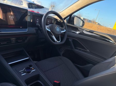 2025 Volkswagen Tiguan TIGUAN LIFE 1.5 PHEV DSG 204HP €49,859 thumbnail