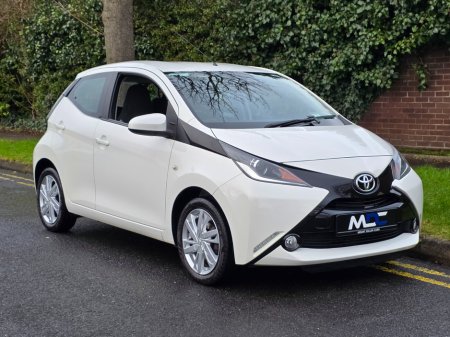 2017 Toyota Aygo 1.0 VVT-i x-play+ €8,450 thumbnail