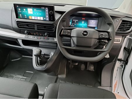 2026 Opel Vivaro KOMFORT L2H1 1.5TD 120BHP thumbnail