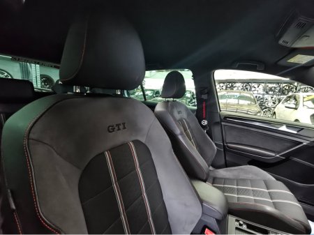 2016 Volkswagen Golf GTI Clubsport Street Edition//LOW KMs €25,950 thumbnail
