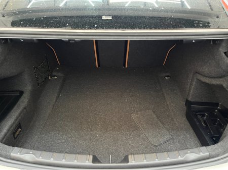 2018 BMW 3 Series - thumbnail 8