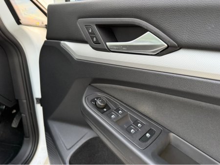 2022 Volkswagen Golf 1.0 TSI 90HP 5DR €22,950 thumbnail