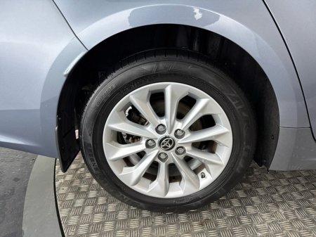 2022 Toyota Corolla HYBRID LUNA SALOON €26,950 thumbnail