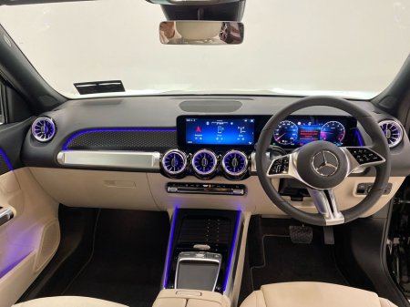 2025 Mercedes-Benz GLB - thumbnail 2