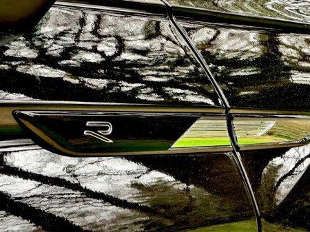 2023 Volkswagen Tiguan - thumbnail 32