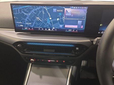 2025 BMW 3 Series - thumbnail 19