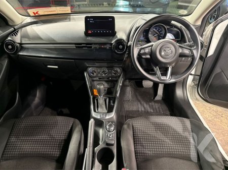 2017 Mazda Demio AUTOMATIC 1.3L SKYACTIV - A/C HEATING CONTROLS €11,950 thumbnail