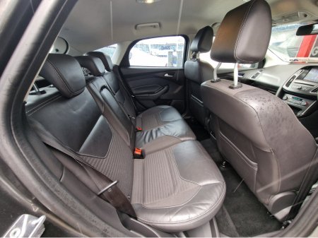 2016 Ford Focus - thumbnail 31