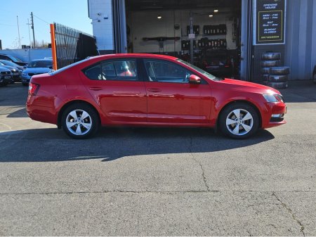 2019 Skoda Octavia - thumbnail 4