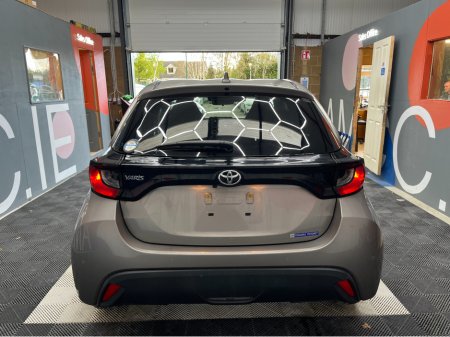 2021 Toyota Yaris - photo 3