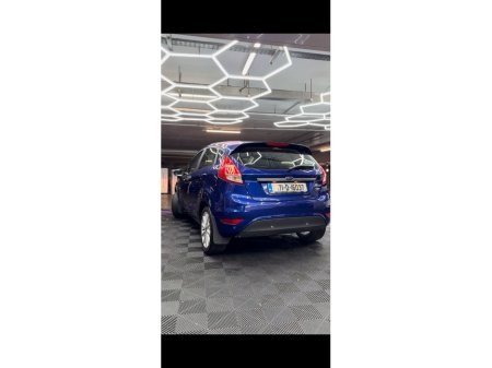 2017 Ford Fiesta - thumbnail 3