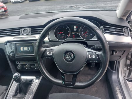 2016 Volkswagen Passat HIGHLINE 1.6 TDI MANUAL 6SPEED FWD 120HP 4DR €12,000