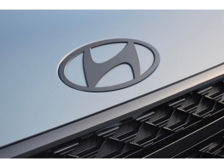 2024 Hyundai Santa Fe 1.6 PHEV 4WD Calligraphy €62,995 thumbnail