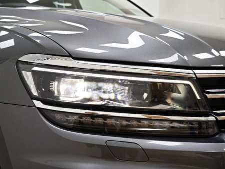 2017 Volkswagen Tiguan - thumbnail 23