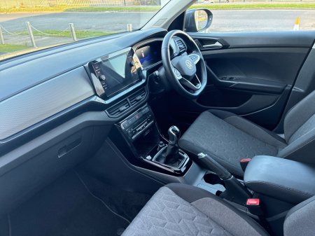 2025 Volkswagen T-Cross - thumbnail 2