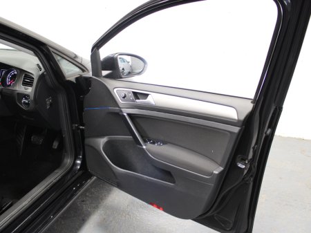 2017 Volkswagen Golf 1.2 TSI COMFORTLINE €15,950 thumbnail