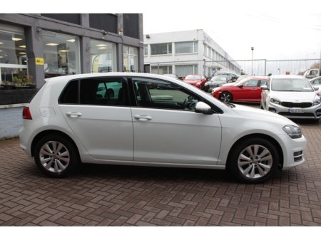 2016 Volkswagen Golf - view 3