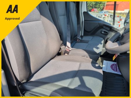 2020 Nissan NV400 - thumbnail 10