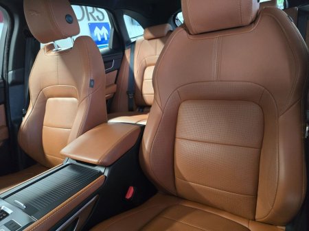 2021 Jaguar F-Pace P400e AWD R DYNAMIC PHEV HYBRID BLACK PACK €42,500 thumbnail