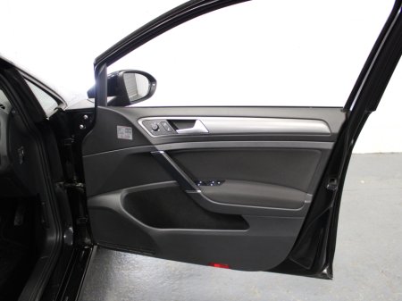 2017 Volkswagen Golf 1.2 TSI COMFORTLINE €16,450 thumbnail