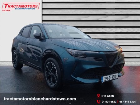 2025 Alfa Romeo Junior IBRIDA 1.2 136BHP MHEV 5 €35,999 thumbnail