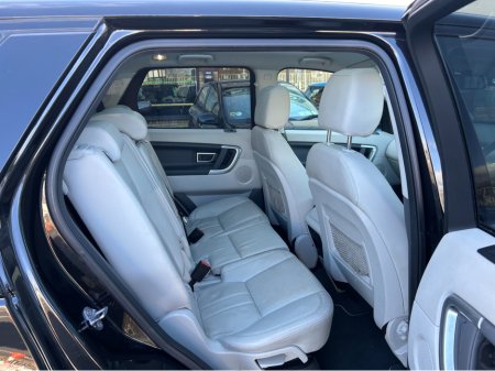 2017 Land Rover Discovery Sport - thumbnail 4