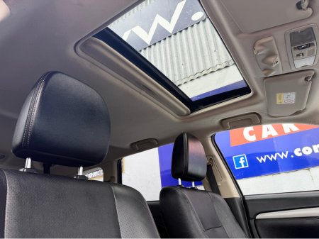 2015 Mitsubishi Outlander - thumbnail 3