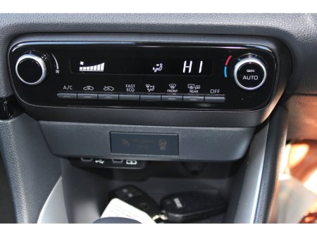 2024 Toyota Yaris - thumbnail 17