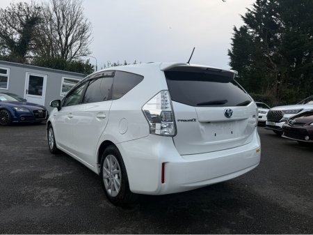 2014 Toyota Prius Alpha - thumbnail 5