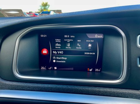 2019 Volvo V40 - thumbnail 35