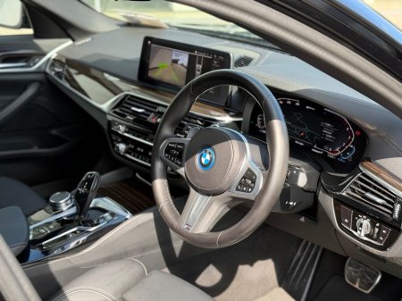 2023 BMW 5 Series - photo 4