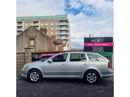 2011 Skoda Octavia - thumbnail 5